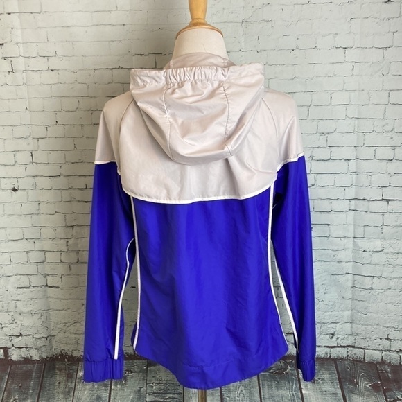 Nike Sportswear Women’s Windrunner Hooded Jacket Medium - Picture 12 of 16